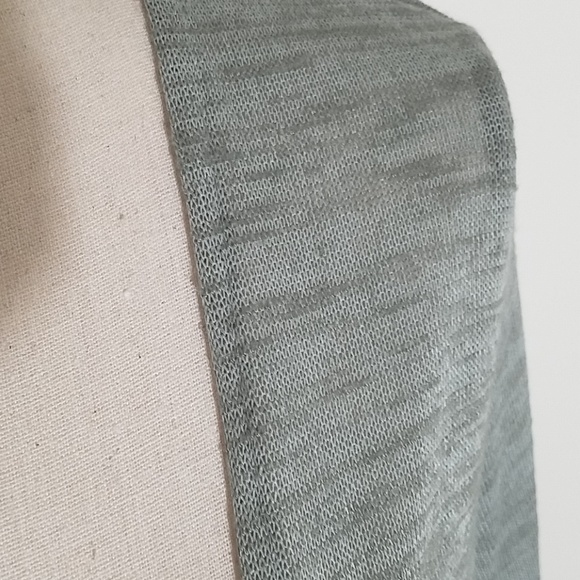 {H&M} Cardigan - Picture 2 of 4